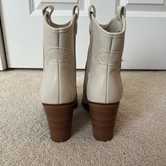 MIA White Cowboy Boots size 7 - Picture 4 of 5